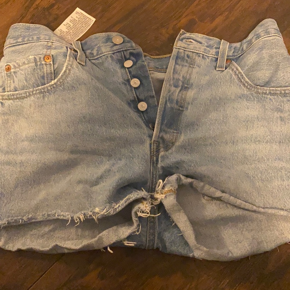 Levi cut off shorts